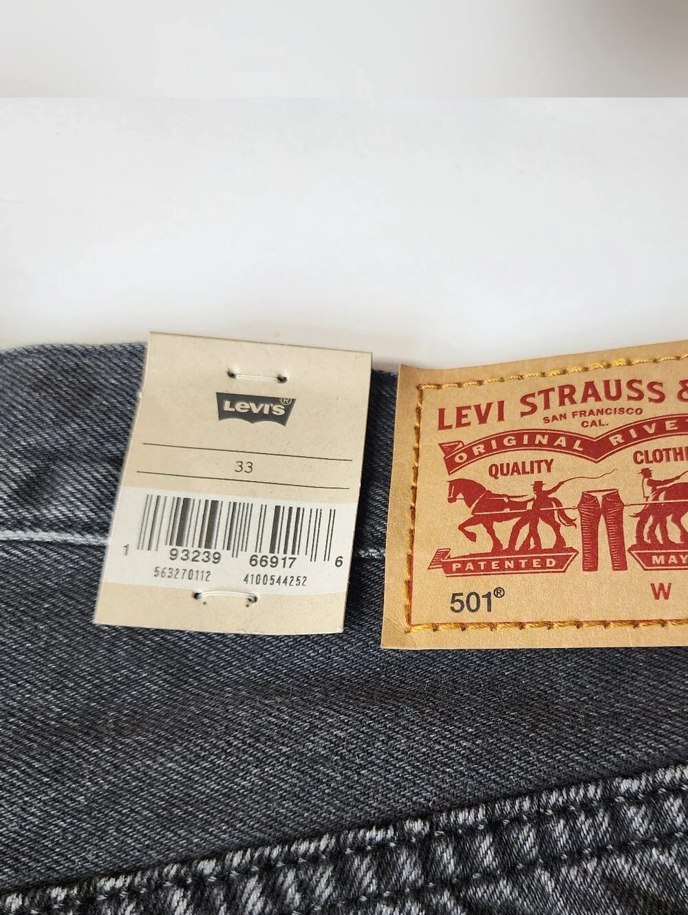 Levis women’s rise 33